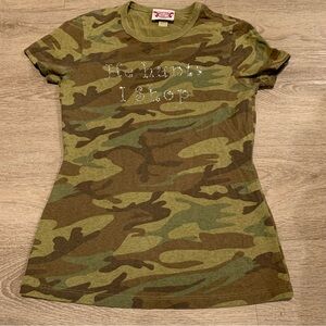 Vintage Attitude Apparel Camo "He Hunts I Shop" T-Shirt Size M